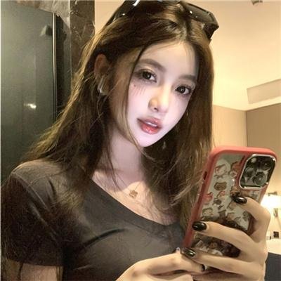 他在窥视你